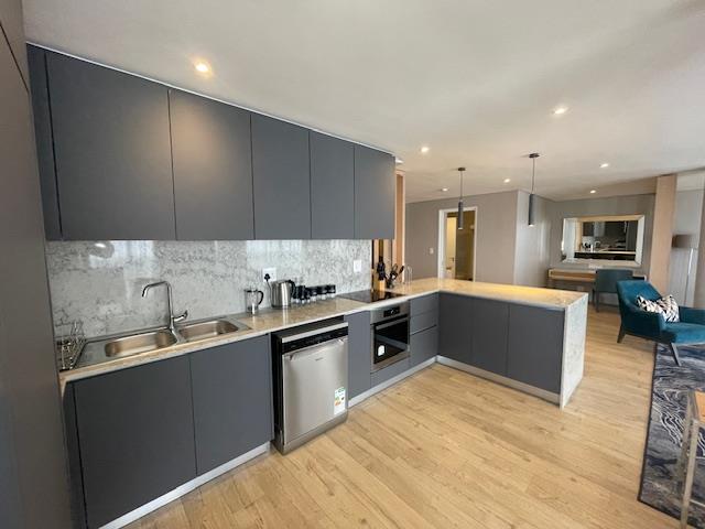To Let 2 Bedroom Property for Rent in Sea Point Western Cape